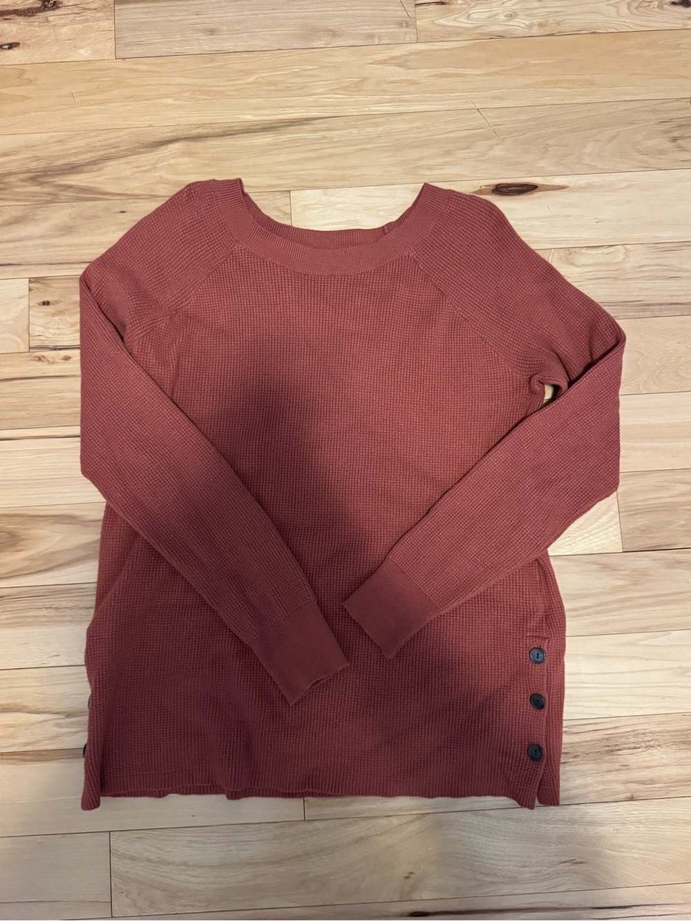 Women’s Waffle-Knit Side-Button Crewneck Sweater - Rust